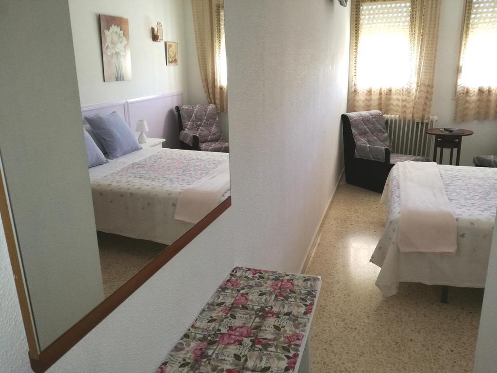 Hostal Los Pinares Lloret de Mar Exterior foto